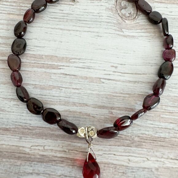 Garnet Beaded Bracelet Briolette Dangle Sterling Silver Clasp 7 1/2” Gem Stones - Picture 11 of 15